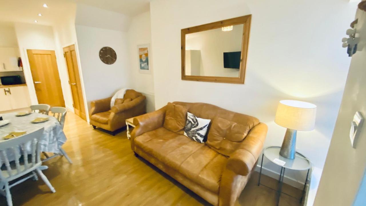 The Bonting Beautiful Three Bed Townhouse Near Harbour And Beach Torquay Dış mekan fotoğraf